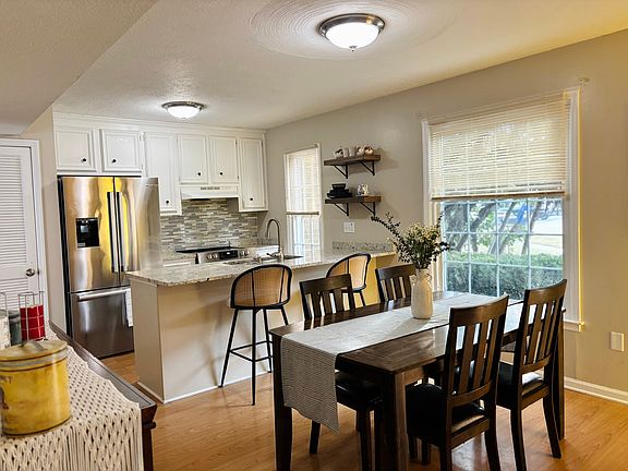 4th image of 904 Beresford Ct