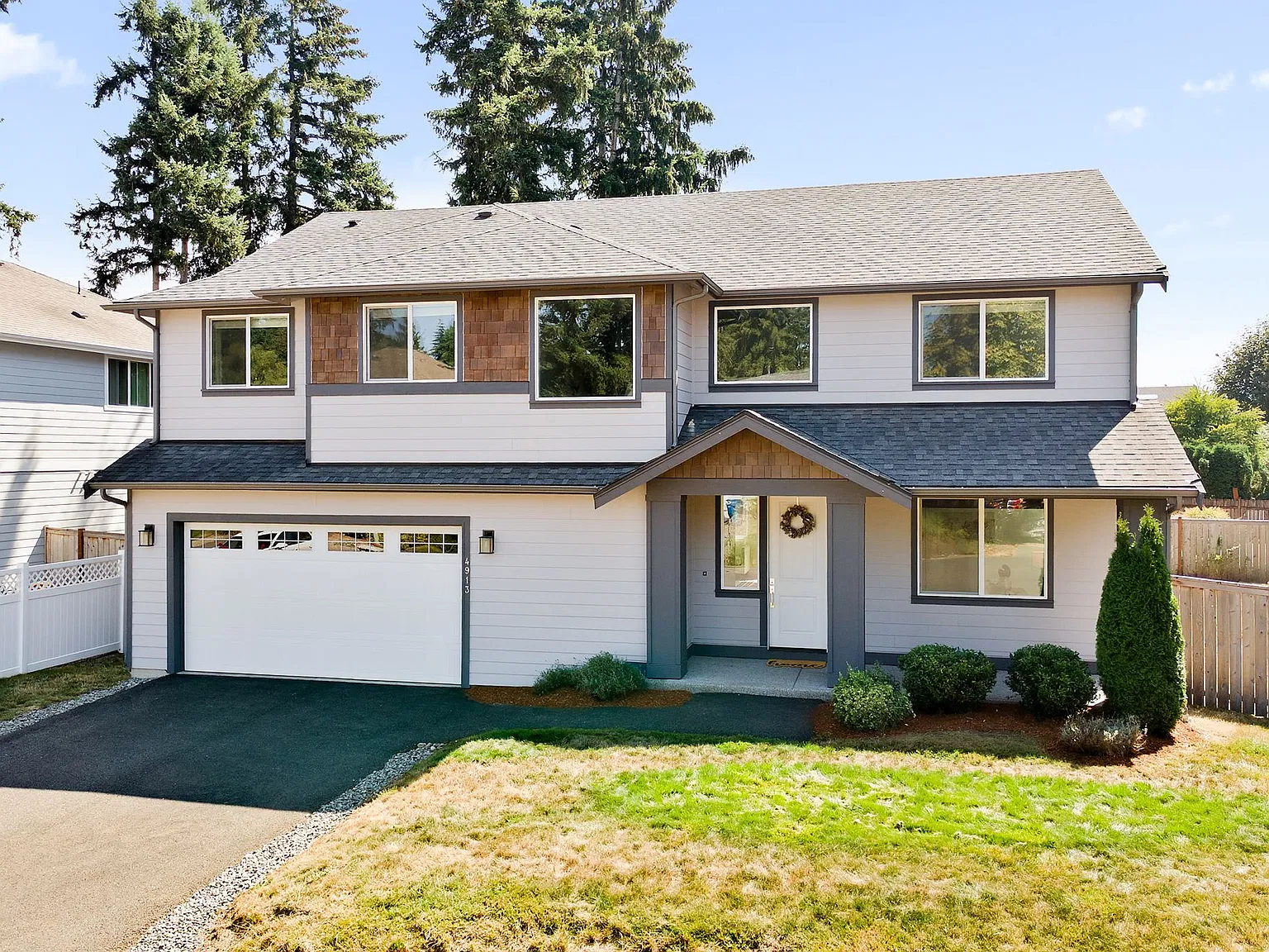 5 bed, 3220 sqft, $4,500 — Photo 1