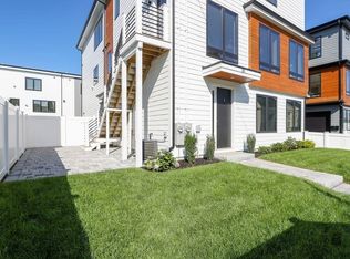 31 Hall St #1, Waltham, MA 02453