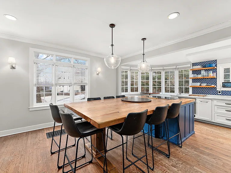 732 Orchard Ter — Photo 10