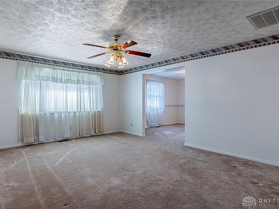 5th image of 8600 Garnet Dr