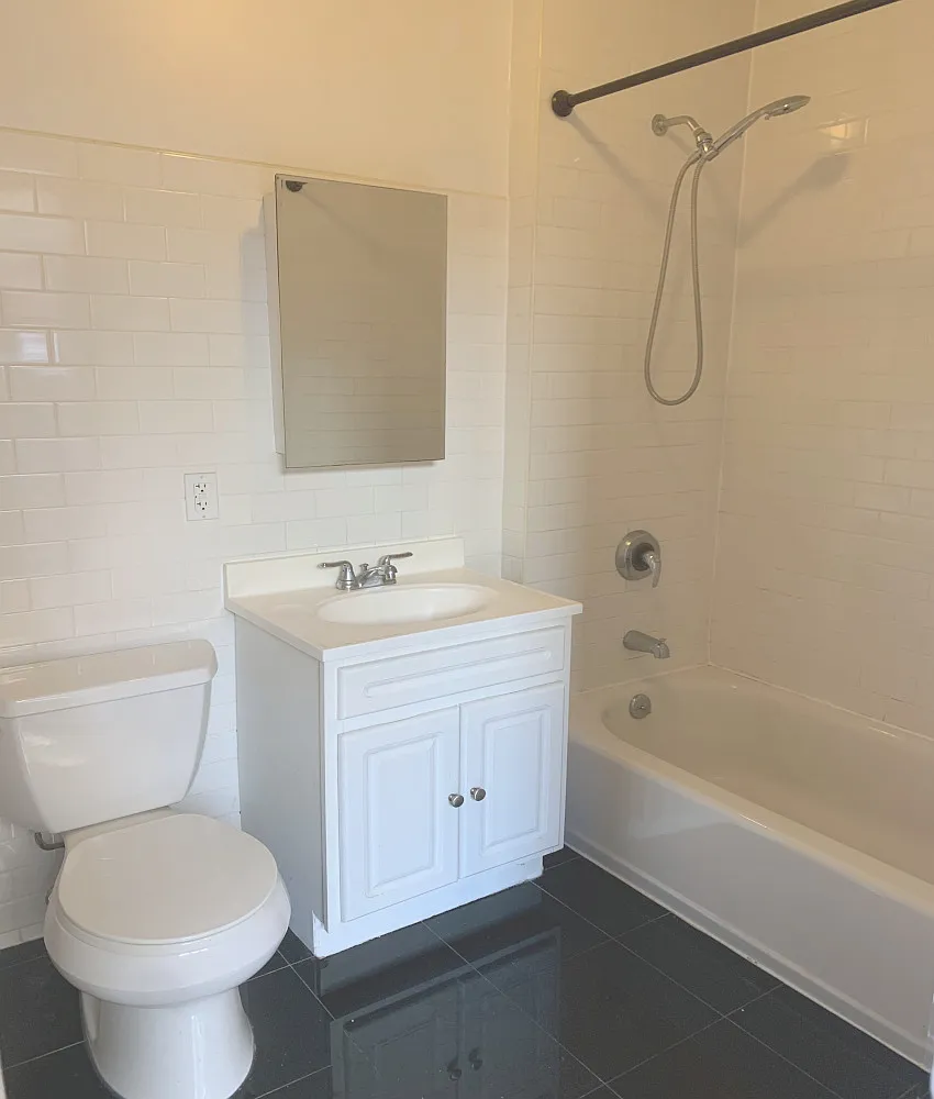 73 Pineapple Street — Photo 3