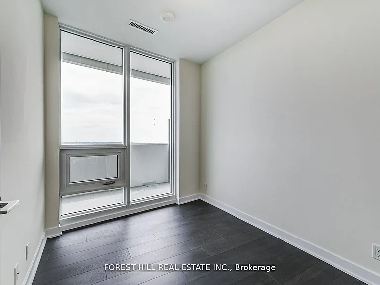 2221 Yonge St #5602 — Photo 11