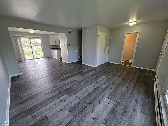 3rd image of 3829 Biscayne Rd