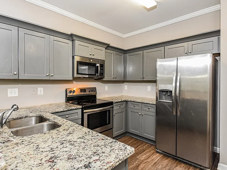 466 Fieldcrest Dr — Photo 8