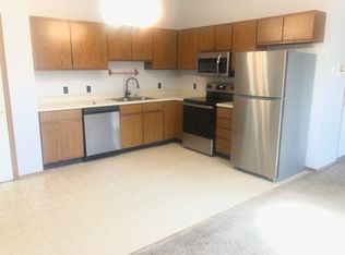 1414 Croxton Ave APT 8, Bloomington, IL