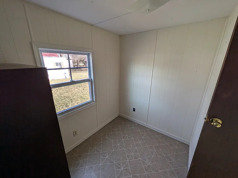 202 E Seminary St — Photo 6
