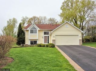 2452 Dahl Cir E, Maplewood, MN 55119