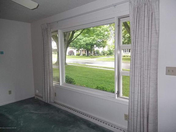 2nd image of 1029 W Colonial Park Dr