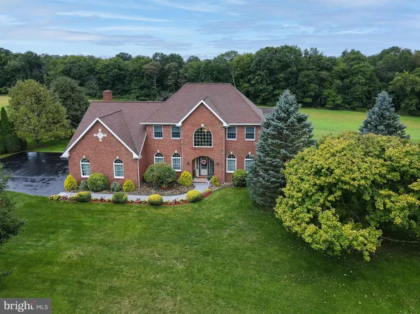 102 Sunset Dr, Clearfield, PA 16830