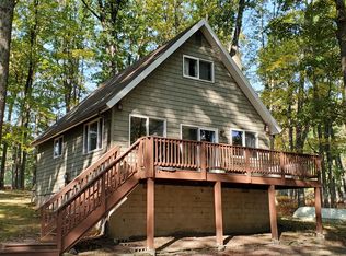 273 Fawn Lake Dr, Hawley, PA 18428