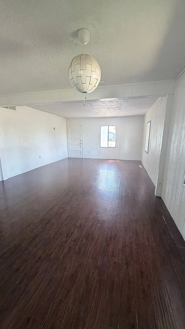 Tempe 2BR Home Large Yard, Pet Friendly, Second Chance Friendly — Photo 4