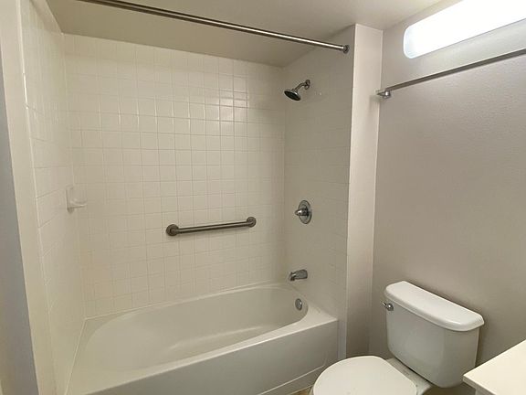 5th image of 801 South St APT 2805