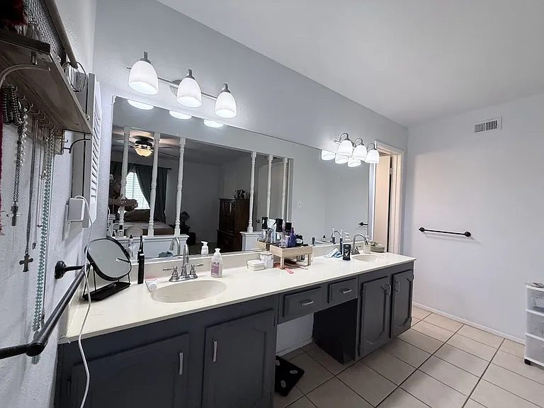5229 Goodman Dr — Photo 7