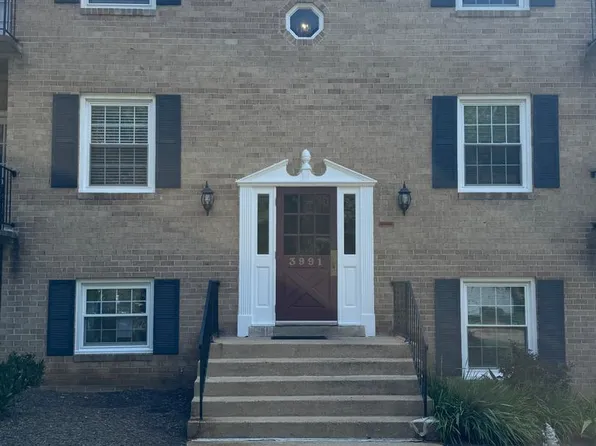 3991 Lyndhurst Dr APT 204, Fairfax, VA 22031