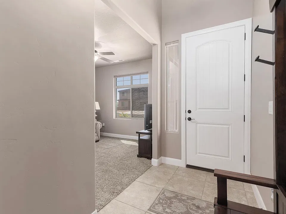 533 E Sun Dusk Ln