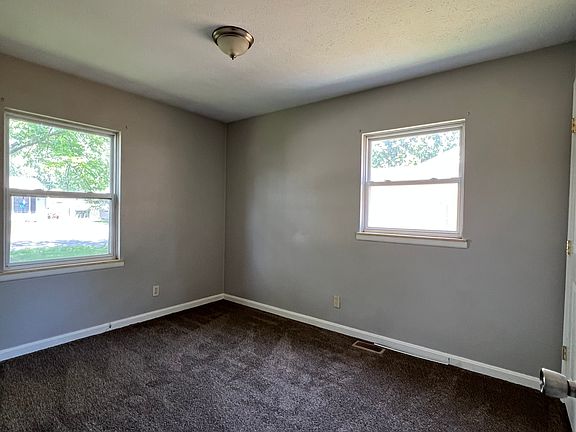 4th image of 2200 Berkshire Dr