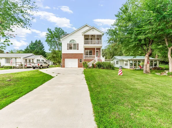42161 Patuxent Dr, Mechanicsville, MD 20659