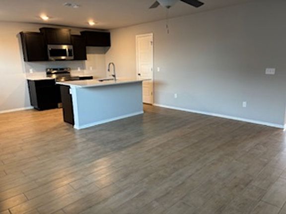 4th image of 3900 Central Park Dr #111