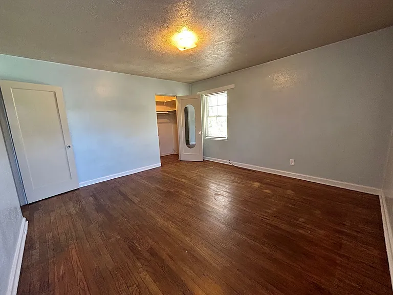 Halliday 654 E. — Photo 20