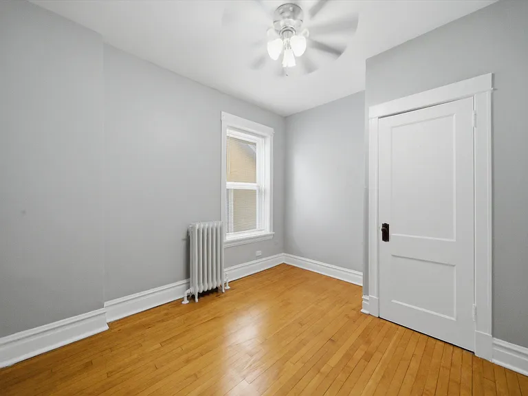 1915 W Lunt Ave #2 — Photo 17
