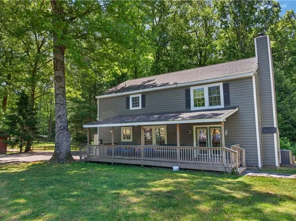 9652 Laurelwood Ln, Gloucester, VA 23061