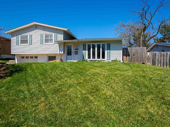 2nd image of 1224 Meadow Lane Dr