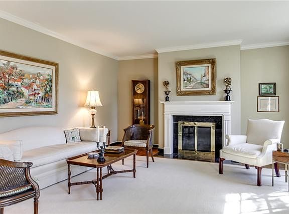 3rd image of 4420 Manor Dr