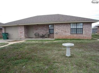 1208 Richland St, Iowa Park, TX 76367