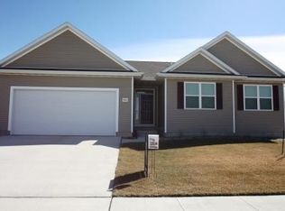 4910 Nordic Ridge Dr, Cedar Falls, IA 50613