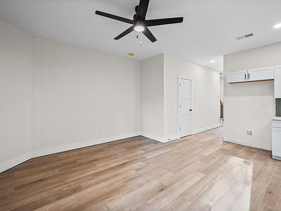 3rd image of 217 Cave St #1