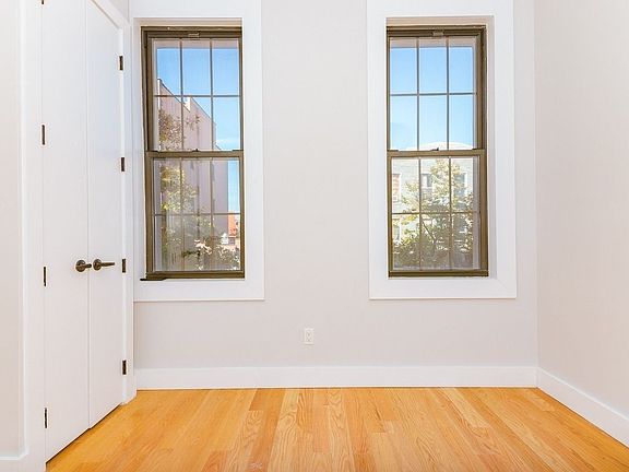3rd image of 273 Driggs Ave #2RF
