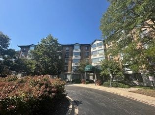 470 Fawell Blvd APT 411, Glen Ellyn, IL 60137