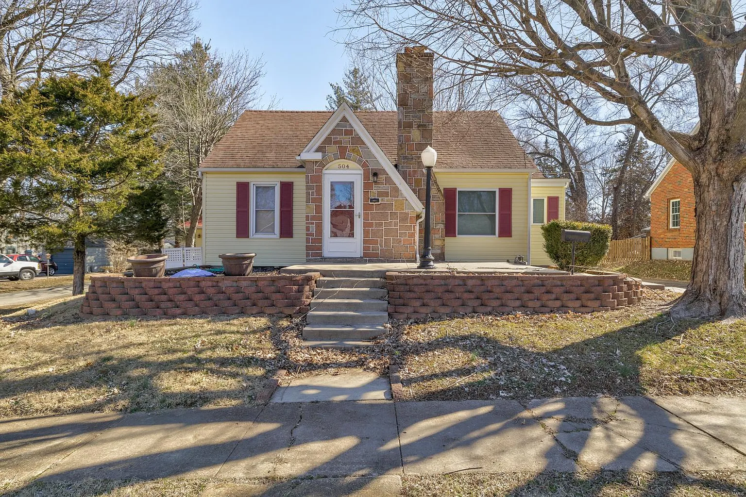 504 Walnut St photo 1