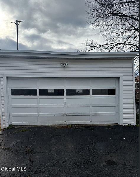 4th image of 58 Lincoln Avenue