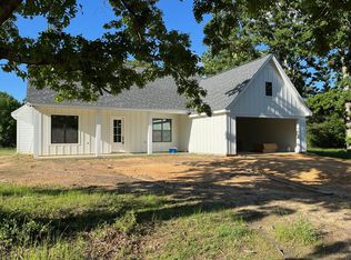 1016 Red Bird Ln, Summit, MS 39666