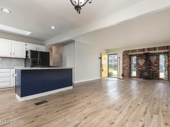 3105 Hikes Ln, Louisville, KY 40220