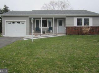 5 Cobham Ct, Toms River, NJ