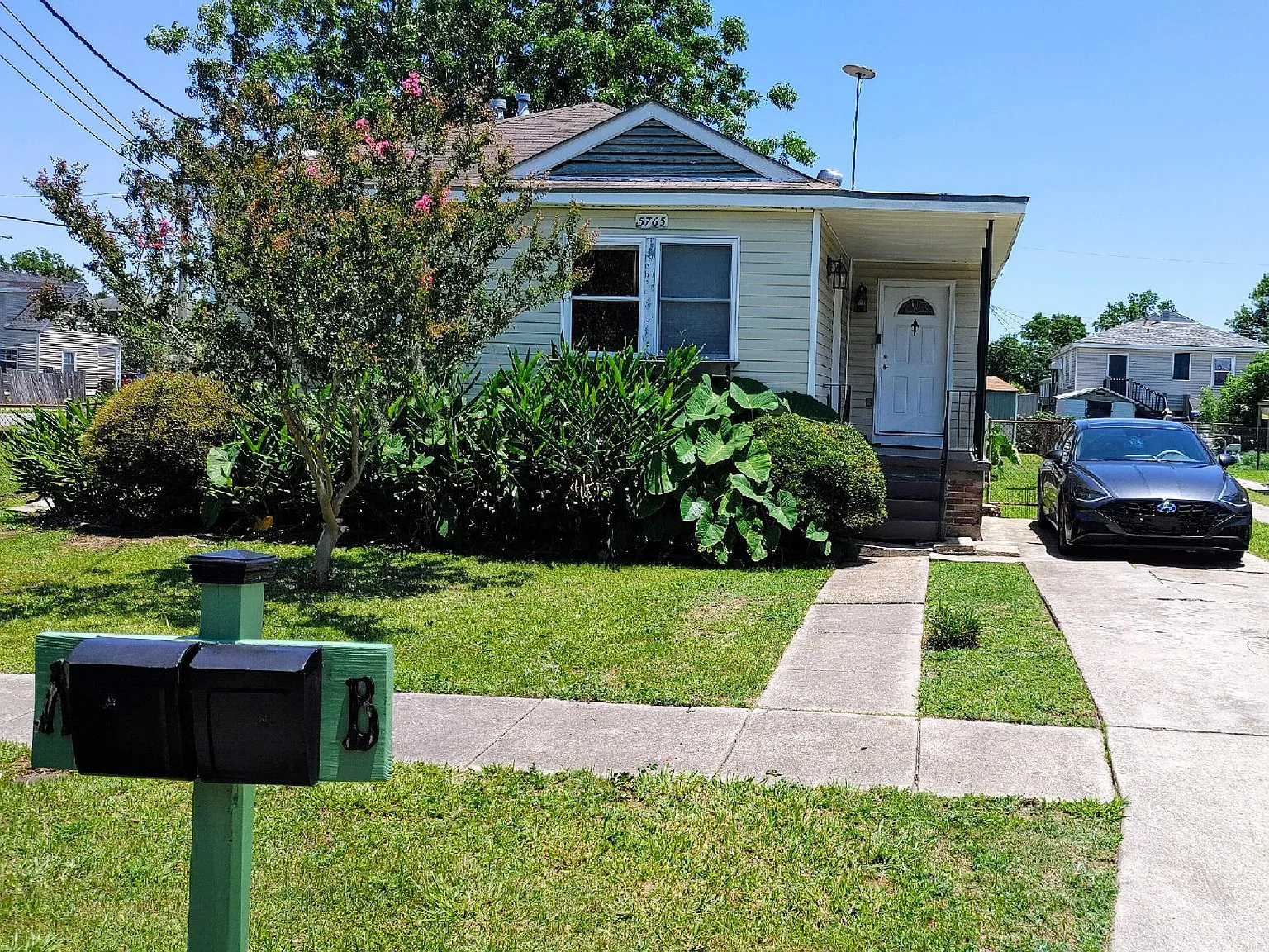 5765 Cameron Blvd — Photo 1