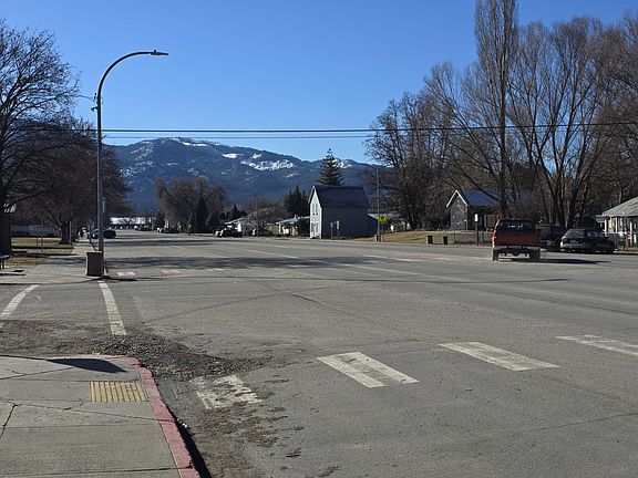 5th image of 565 S Meyers St