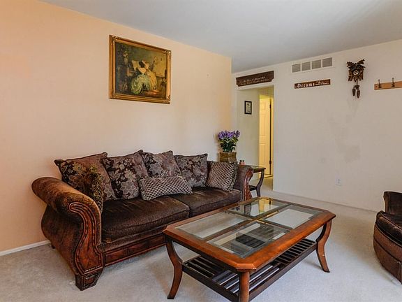 4th image of 5495 Grayfield Cir