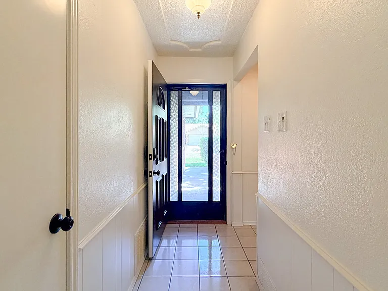 712 Pecan St — Photo 5