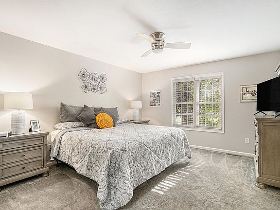 5th image of 958 Tealwood St