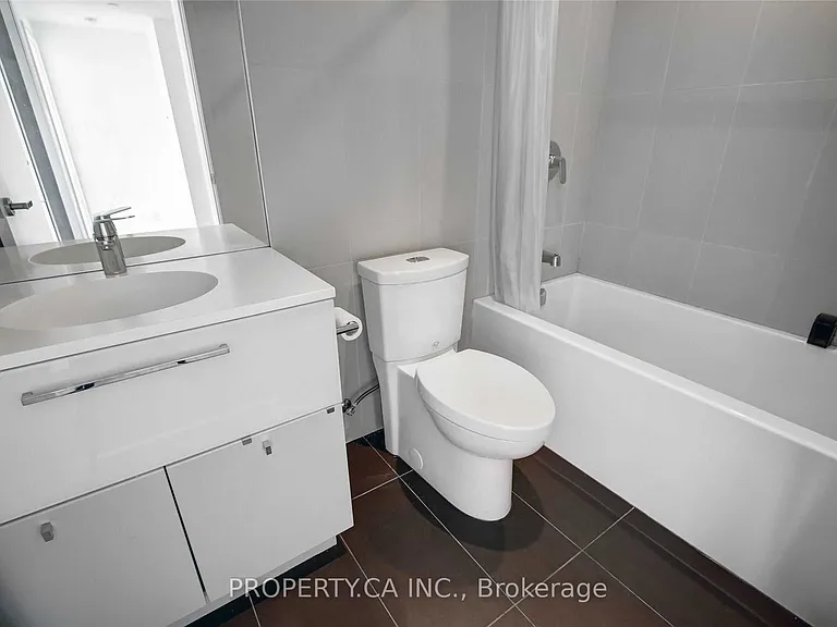 15 Grenville St #4704 — Photo 12
