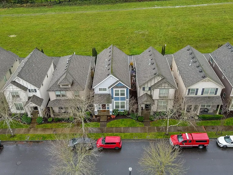 17335 SW Montague Way — Photo 24