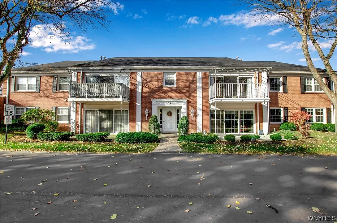 39 Hickory Hill Rd APT C photo 1