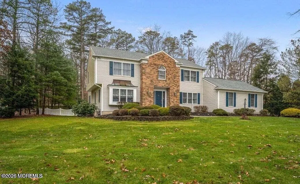 5 bed, 3.5 bath, 2803 sqft, $4,300 — Photo 2