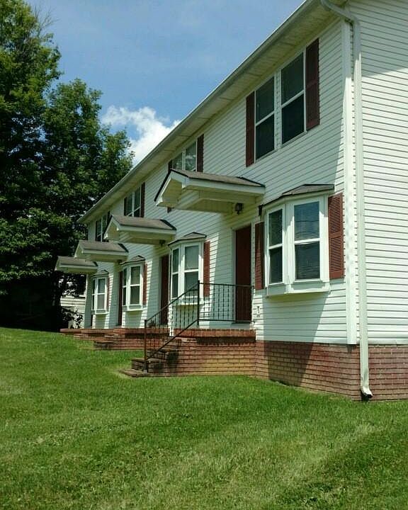 1st image of 517 Bristol Caverns Hwy APT D