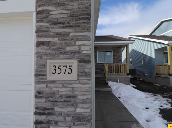 3575 Little Bluestem Rd, Fremont, NE 68025