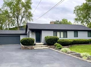 915 W Plainfield Rd, La Grange Highlands, IL 60525
